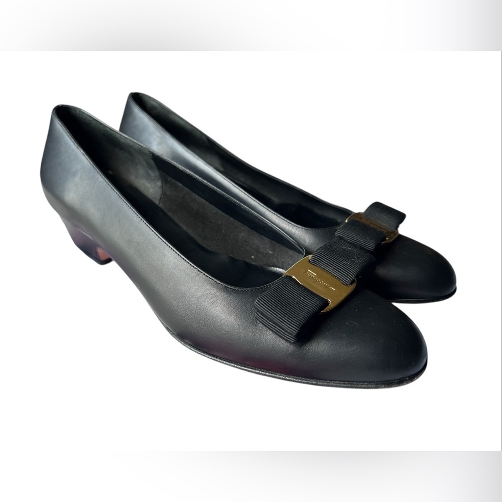 Salvatore Ferragamo Vara Black Leather Bow Pumps Slip On Heels Women’s Size 7.5 - Picture 7 of 16